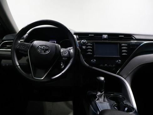 Used 2018 Toyota Camry SE image 14