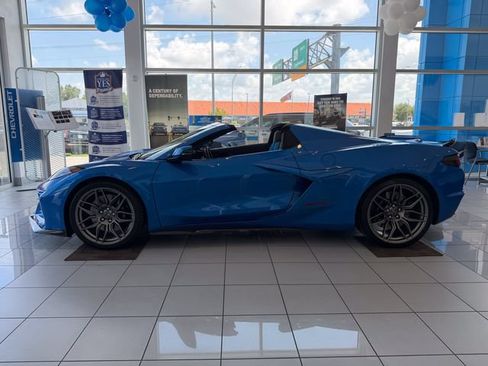 Used 2024 Chevrolet Corvette Z06 w/ Stealth Interior Trim Package RWD image 5