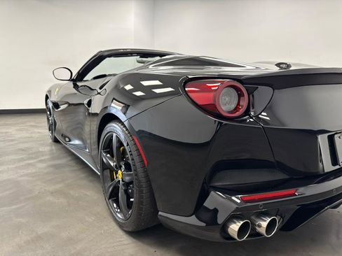 Used 2019 Ferrari Portofino RWD image 37