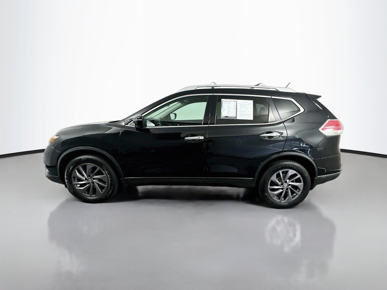 Used 2016 Nissan Rogue SL w/ SL Premium Package AWD/4WD image 4