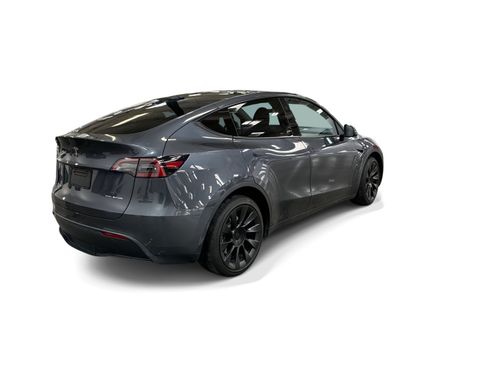 Certified 2023 Tesla Model Y Long Range AWD/4WD image 6