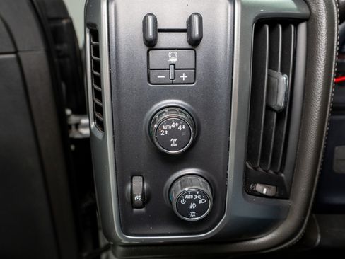 Used 2017 Chevrolet Silverado 1500 LTZ Z71 image 33