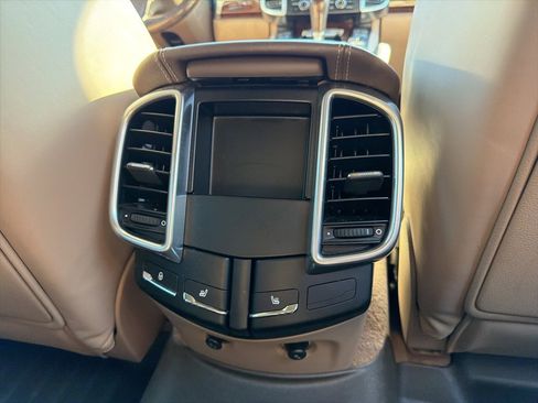 Used 2014 Porsche Cayenne Turbo S image 8