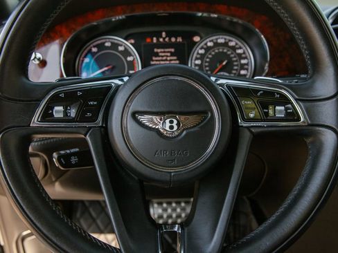 Used 2018 Bentley Bentayga AWD/4WD image 18