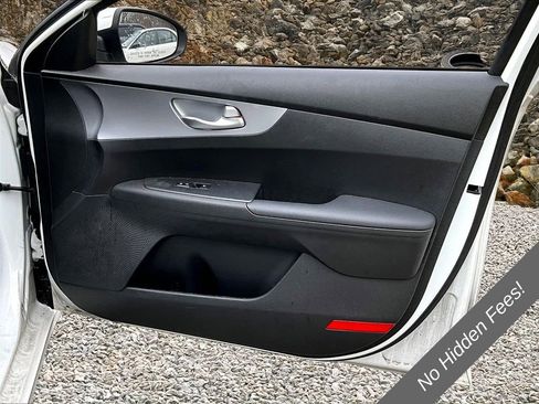 Used 2023 Kia Forte LXS FWD image 19