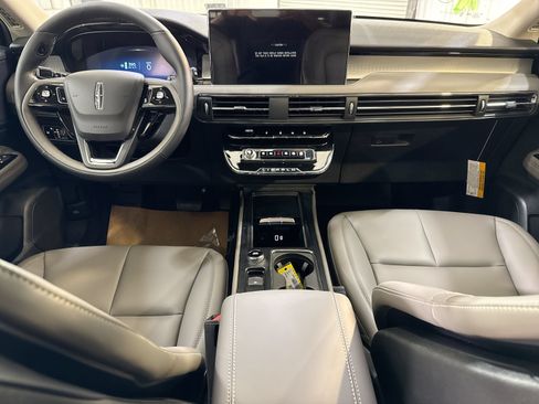 New 2026 Lincoln Corsair Premiere w/ Rear Removable Package Tray FWD image 23