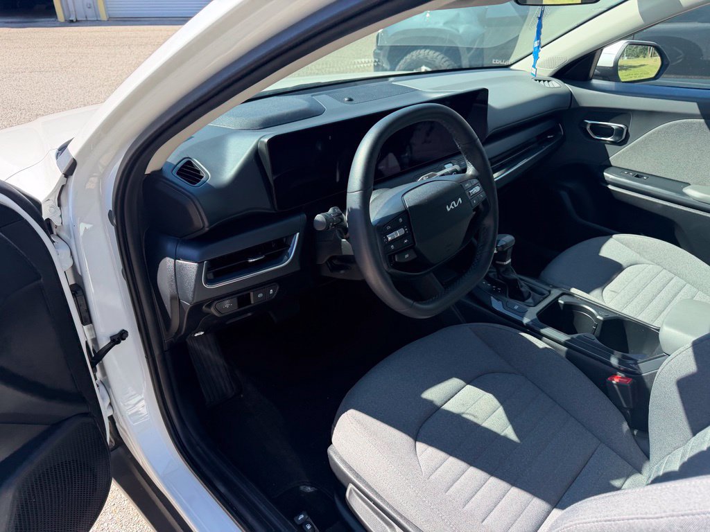 Used 2025 Kia K4 EX FWD image 9