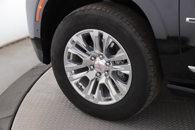 Used 2026 GMC Yukon Denali w/ Sun & Power Step Package AWD/4WD image 13