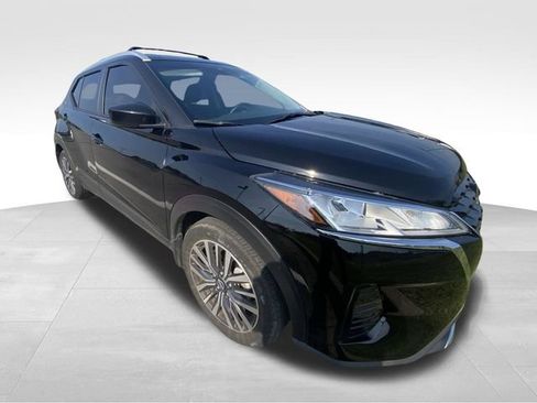 Used 2024 Nissan Kicks SV FWD image 13