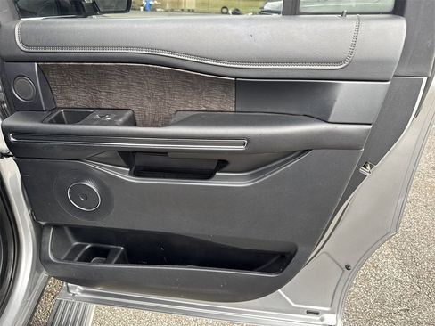 Used 2021 Ford Expedition Max Limited image 16