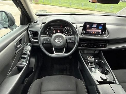 Used 2024 Nissan Rogue S AWD/4WD image 25
