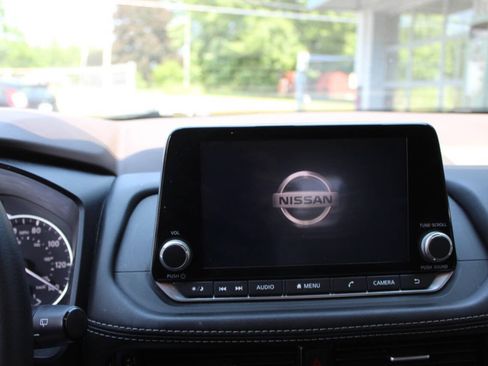 Used 2021 Nissan Rogue SV AWD/4WD image 30