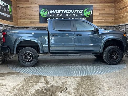 Used 2021 Chevrolet Silverado 1500 Custom Trail Boss w/ LPO, Dark Essentials Package AWD/4WD image 15