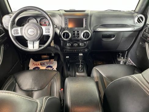 Used 2016 Jeep Wrangler Unlimited Rubicon AWD/4WD image 38
