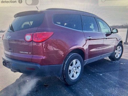 Used 2010 Chevrolet Traverse LT w/ Personal Connectivity Package image 4