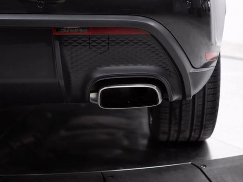 Certified 2025 Porsche Macan image 37