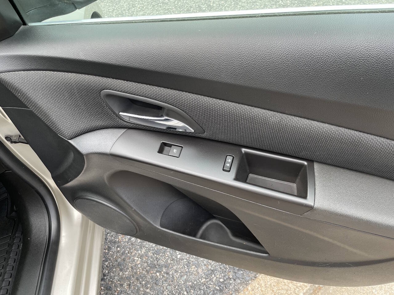 Used 2016 Chevrolet Cruze LT FWD image 19