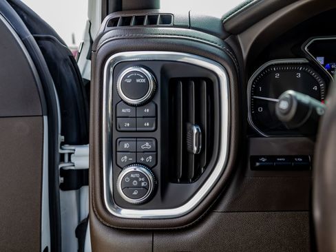 Used 2021 GMC Sierra 2500 Denali w/ Denali Ultimate Package image 22