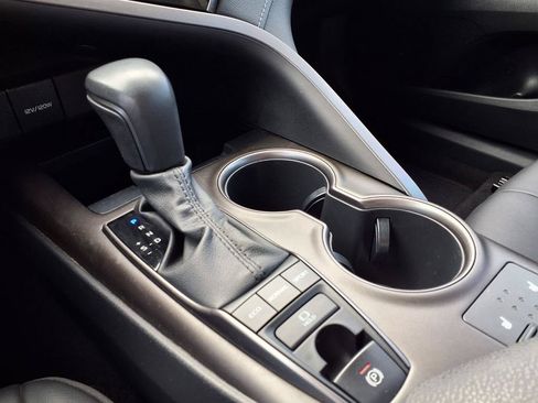 Used 2022 Toyota Camry XSE FWD image 19