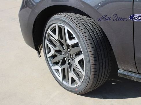 New 2026 Ford Expedition Platinum w/ Platinum Ultimate Package image 5