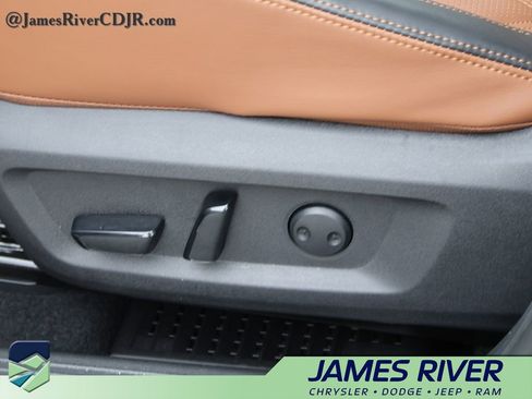 Used 2026 Nissan Rogue Platinum w/ Platinum Premium Package AWD/4WD image 24