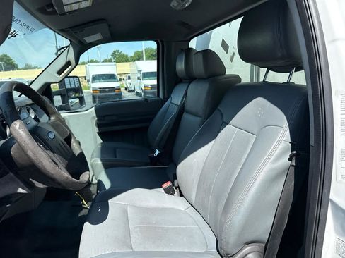Used 2015 Ford F550 2WD Regular Cab Super Duty image 13