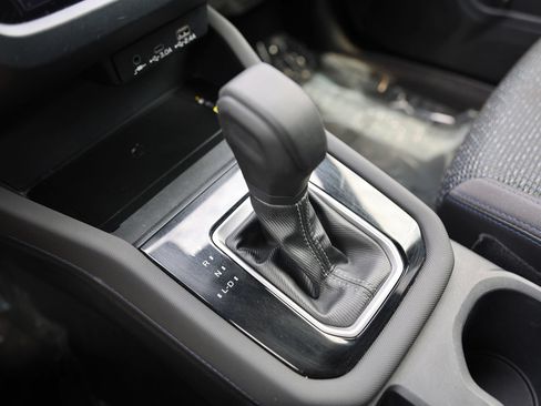 Used 2025 Subaru Forester Premium AWD/4WD image 30