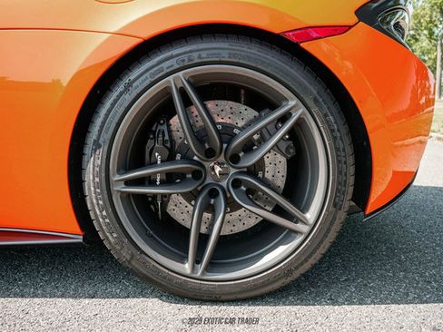 Used 2019 McLaren 570S Spider image 56