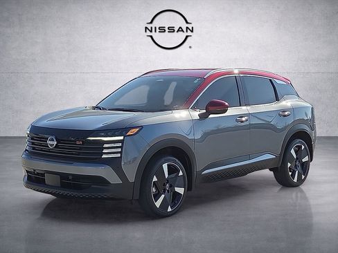 Used 2025 Nissan Kicks SR image 2