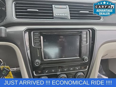 Used 2018 Volkswagen Passat 2.0T R-Line w/ R-Line Lighting Package FWD image 9