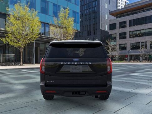 New 2025 Ford Expedition Active image 5