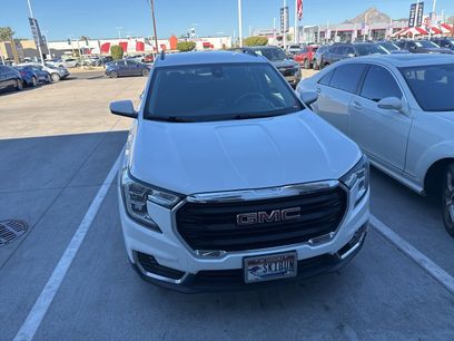 Used 2022 GMC Terrain SLE w/ Driver Convenience Package