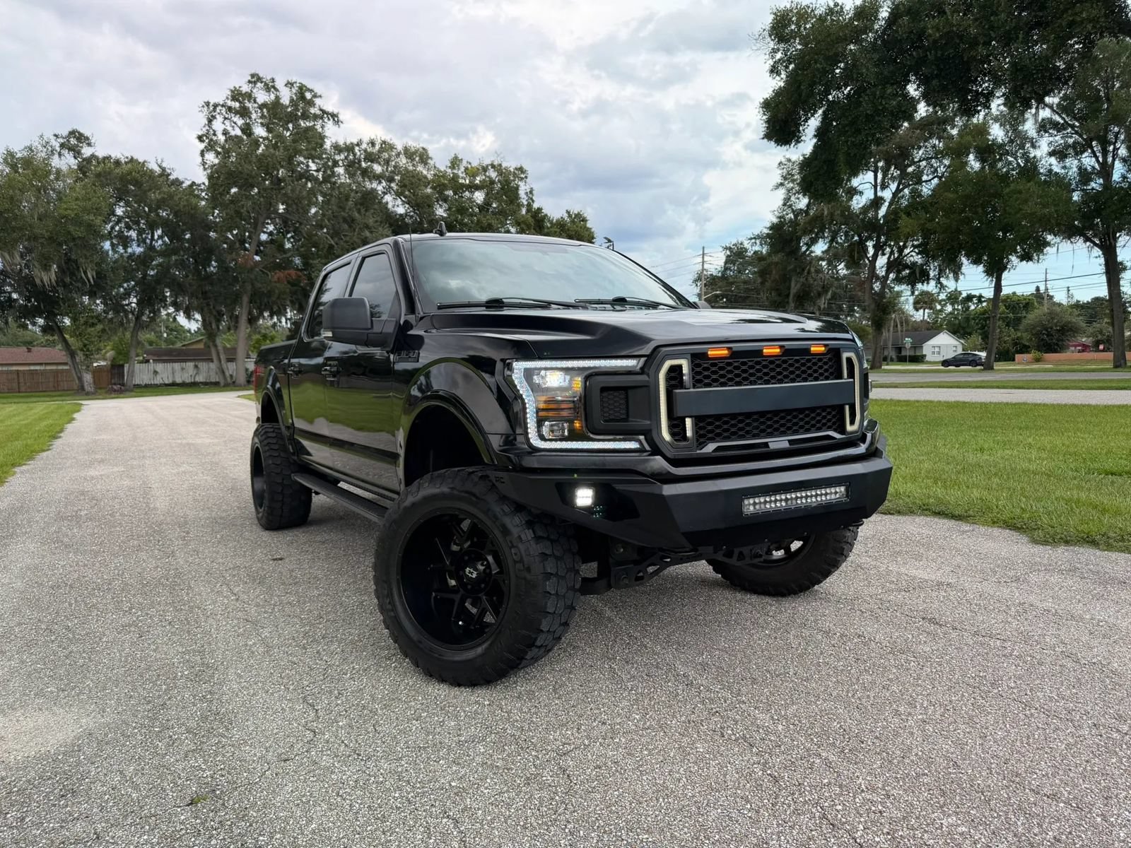 Used 2018 Ford F150 XLT w/ Equipment Group 301A Mid AWD/4WD image 3