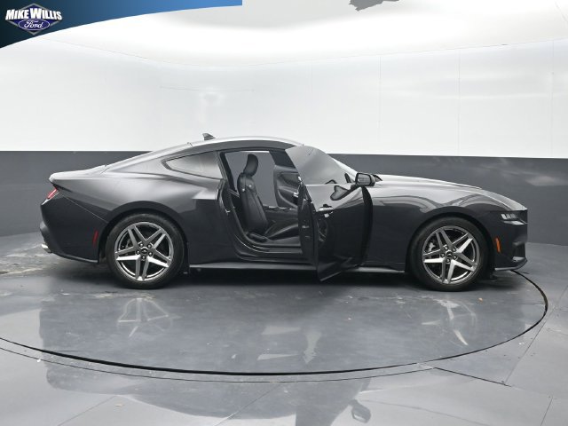 Used 2024 Ford Mustang Coupe RWD image 27