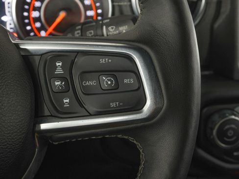 Used 2019 Jeep Wrangler Unlimited Sahara AWD/4WD image 19