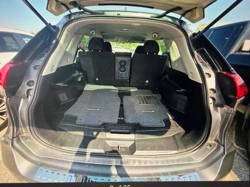 Used 2018 Nissan Rogue S FWD image 5