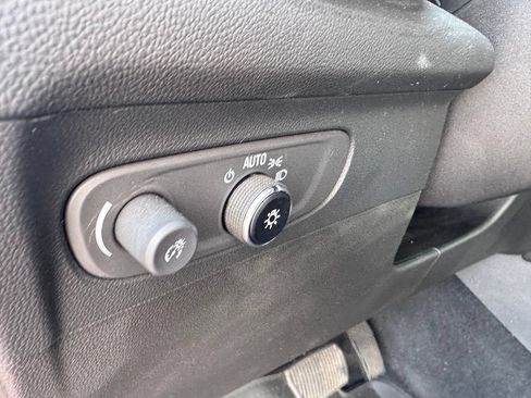 Used 2023 Buick Envision Essence FWD image 17