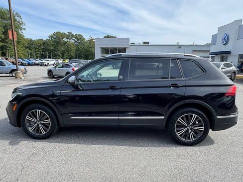 Certified 2024 Volkswagen Tiguan Wolfsburg Edition AWD/4WD image 8