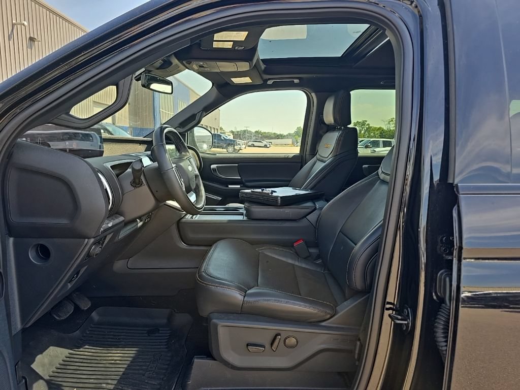 Used 2025 Ford Expedition Tremor AWD/4WD image 14