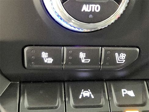 Used 2022 GMC Sierra 1500 AT4 w/ AT4 Premium Package image 26