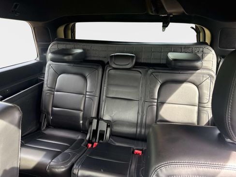 Used 2021 Lincoln Navigator Reserve w/ Luxury Package AWD/4WD image 14
