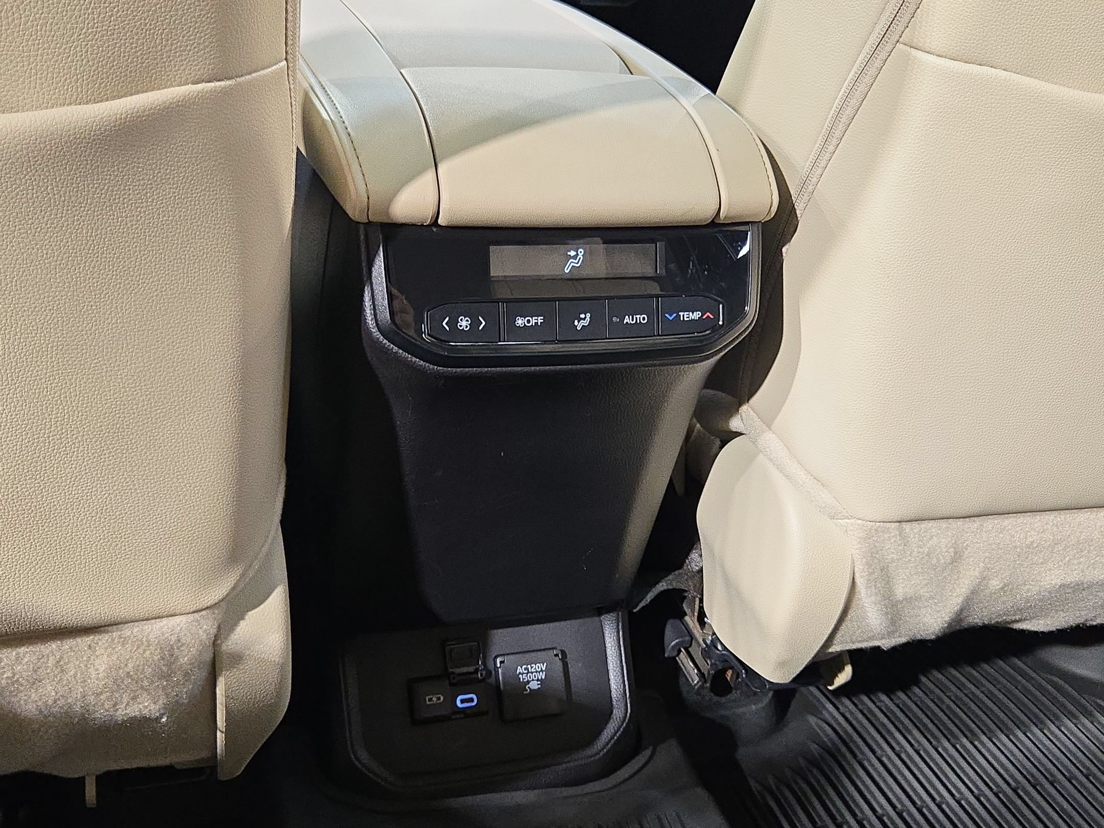 Used 2024 Toyota Highlander Limited AWD/4WD image 40