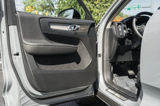 New 2026 Volvo XC40 B5 Ultra w/ Protection Package Premier AWD/4WD image 40