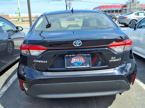 Used 2023 Toyota Corolla LE w/ Body Protection Package (TMS) image 5