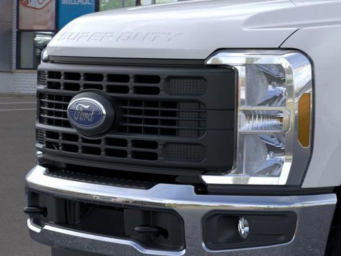 New 2026 Ford F350 XL w/ XL Chrome Package image 17