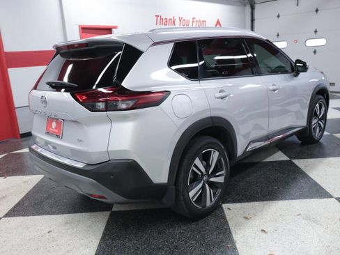 Used 2021 Nissan Rogue SL w/ Premium Package image 7