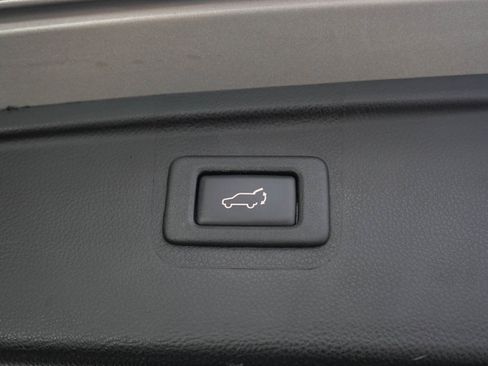 Used 2019 Subaru Outback 2.5i Premium w/ Popular Package #2 AWD/4WD image 11
