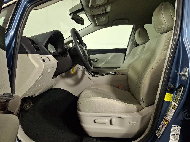 Used 2011 Toyota Venza AWD image 14