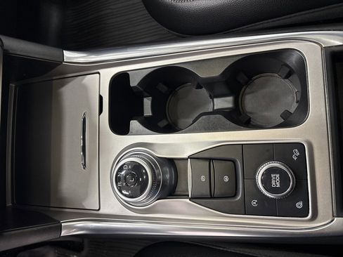 Used 2021 Ford Explorer XLT w/ Equipment Group 202A image 19