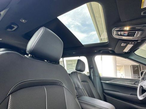 New 2025 Jeep Grand Cherokee L Limited w/ Luxury Tech Group II image 13